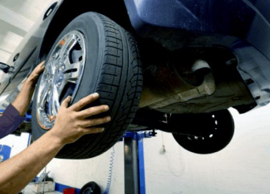 Kiểm tra lốp xe ô tô 