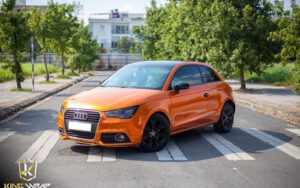 Audi A1 đổi màu cam bóng
