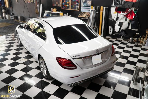 Dán đổi màu ô tô Mercedes E250 trắng sứ 3