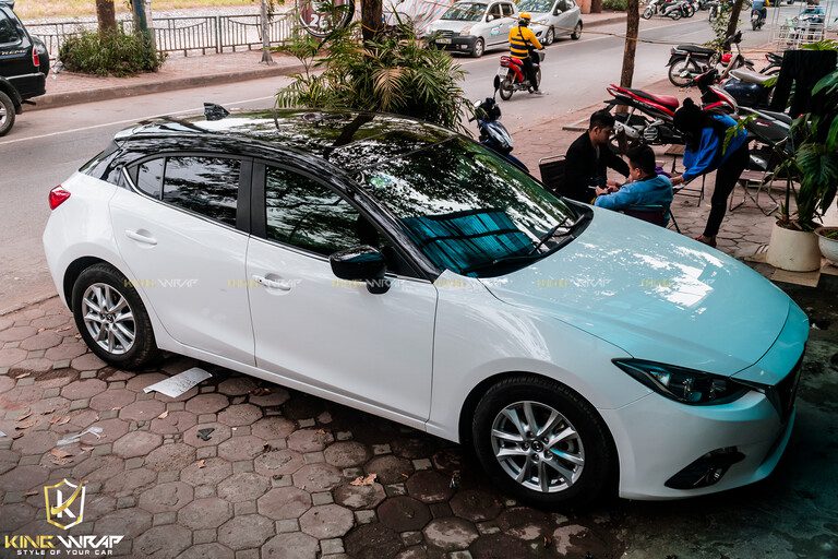 Dán nóc xe ô tô Mazda 3 tại Hà Nội