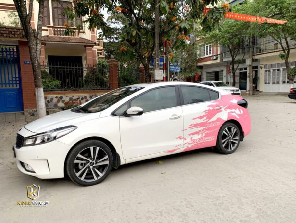 Mẫu tem dán xe ô tô đẹp giá rẻ KIA tại Bắc Giang