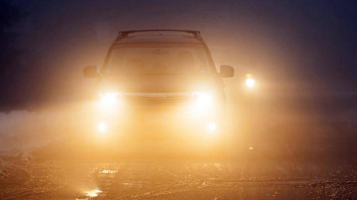 Đèn cảnh báo sương mù trước và sau xe oto Toyota