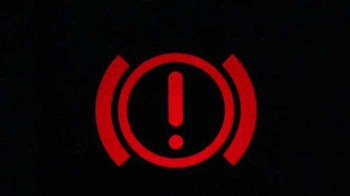 Đèn cảnh báo hệ thống phanh trên xe Toyota