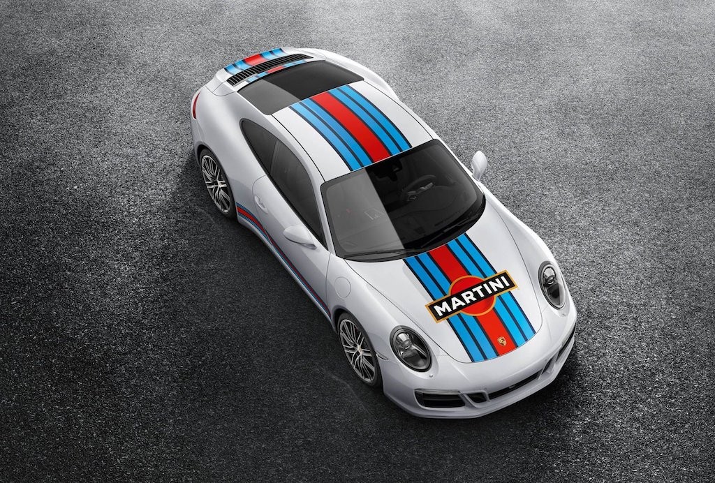 Tem đấu Martini trên xe Porsche