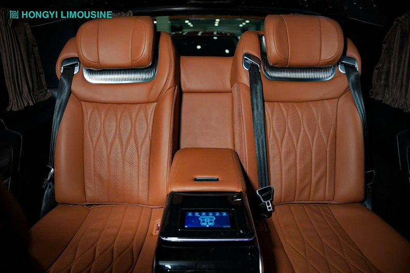 Độ ghế hàng 3 Mercedes V250