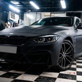 BMW 320i doi mau trang sang den li teckwrap CM01 2