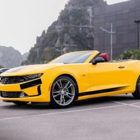 Dán đổi màu ô tô Chevrolet Camaro Vàng Bóng 1 Chevrolet Camaro doi mau den sang vang teckwrap CG12 HD 2
