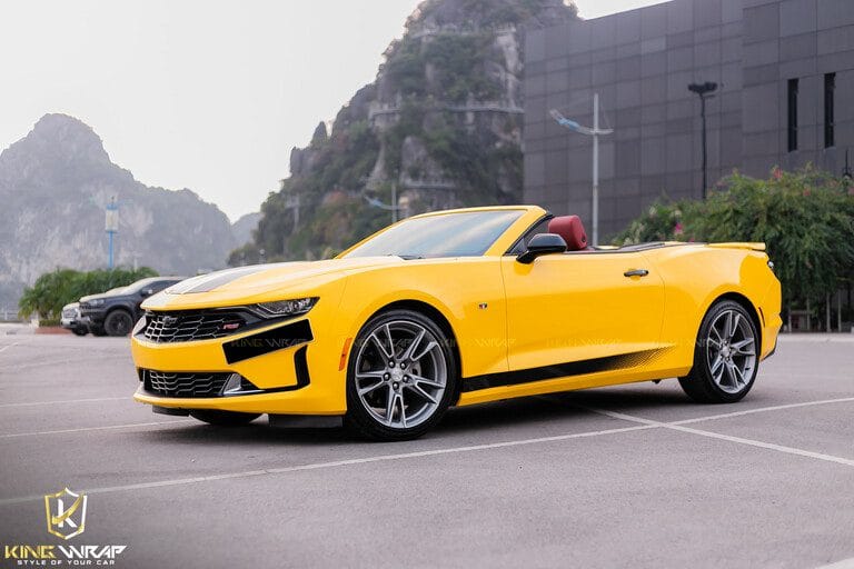 Dán đổi màu ô tô Chevrolet Camaro Vàng Bóng Dán đổi màu ô tô Chevrolet Camaro Vàng Bóng