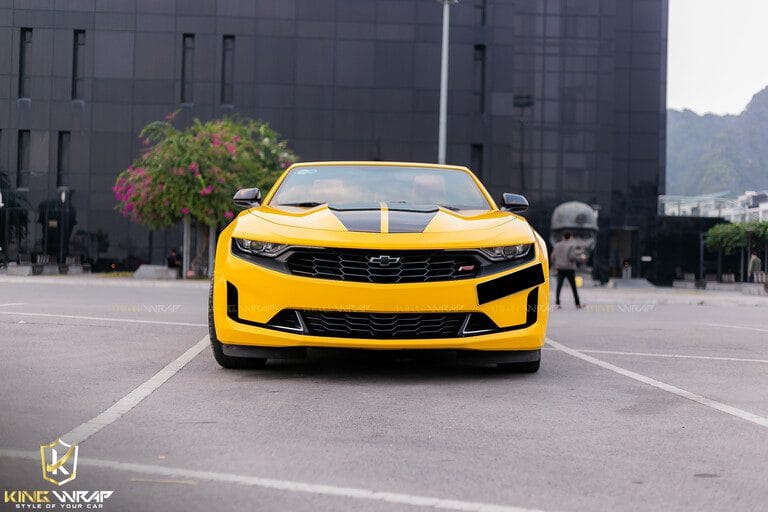 Dán đổi màu ô tô Chevrolet Camaro Vàng Bóng Dán đổi màu ô tô Chevrolet Camaro Vàng Bóng