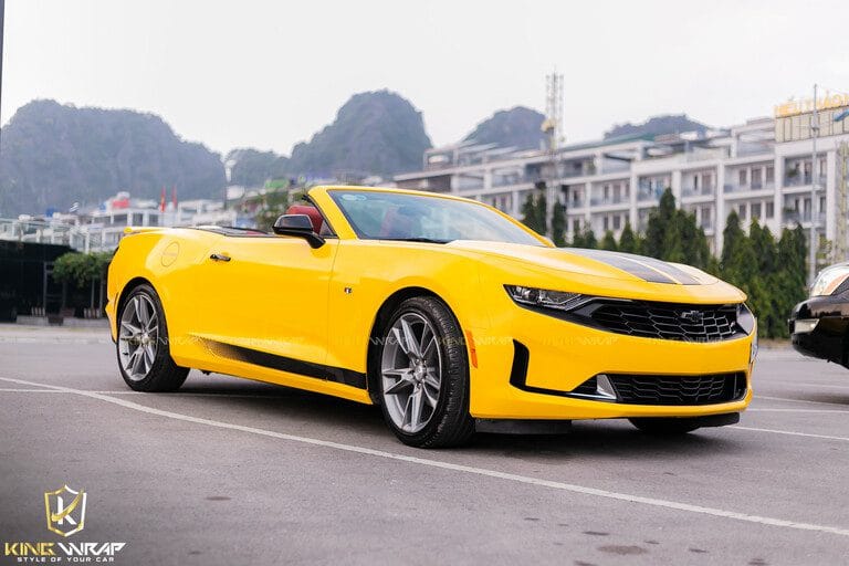 Dán đổi màu ô tô Chevrolet Camaro Vàng Bóng Dán đổi màu ô tô Chevrolet Camaro Vàng Bóng