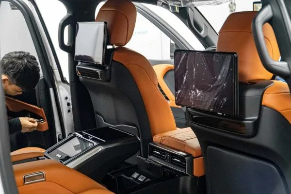 Dán PPF nội ngoại thất Lexus LX600 - Thương hiệu GSWF Dán PPF nội ngoại thất Lexus LX600 - Thương hiệu GSWF