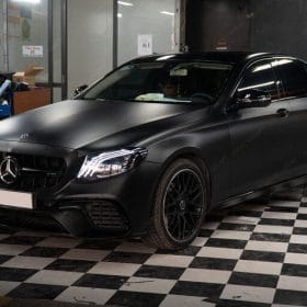 E200 doi mau xanh sang den mo teckwrap CM01 2