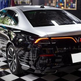 Lux a doi mau maybach den bac 4