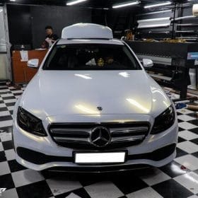 Merc e250 doi mau trang ngoc trai anh vang 2