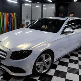 Merc e250 doi mau trang ngoc trai anh vang 3