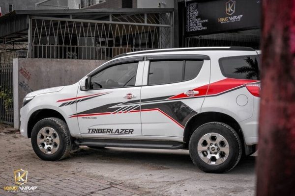Dán tem xe Chevrolet Trailblazer phong cách thể thao Dán tem xe Chevrolet Trailblazer phong cách thể thao