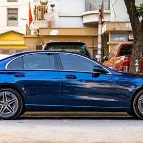 Dán đổi màu xanh đen tím than C200 2 dan decal xe mau xanh den tim than mercedes c200 3 min