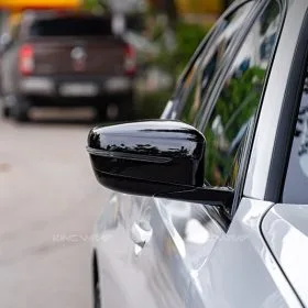 dan noc guong oto bmw 330 i 1 min