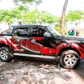 Tem dán xe ô tô thể thao: Các mẫu tem đẹp, cá tính và xu hướng mới