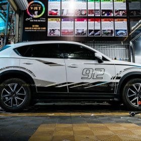 Top các mẫu tem dán sườn xe ô tô đón đầu 2026 được chủ xe ưa chuộng 