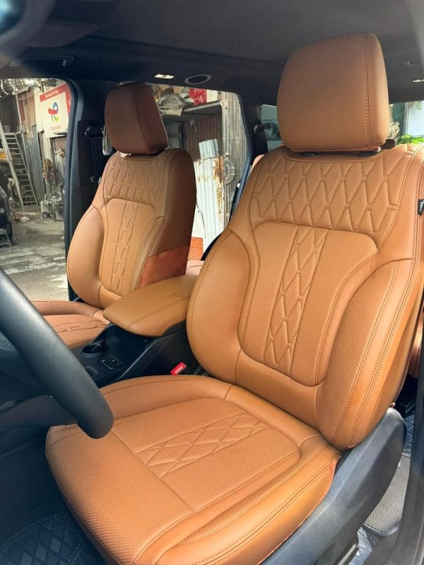 Đổi màu nội thất Ford Everest tại Hà Nội 8 doi mau noi that ford everest min