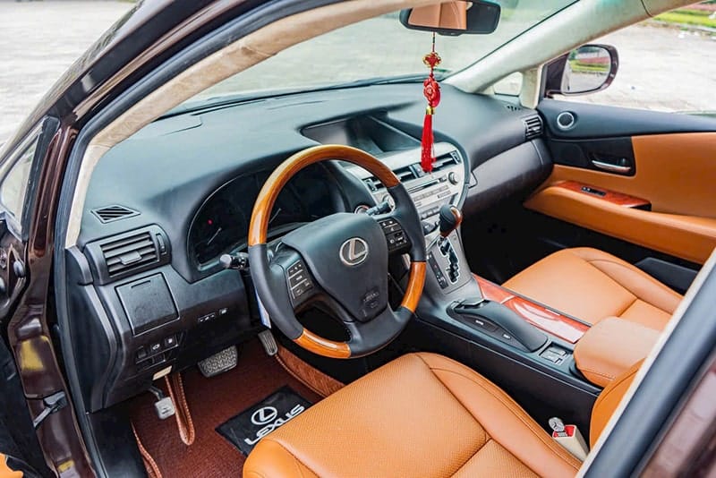 Đổi màu nội thất Lexus Rx350 Hà Nội 6 Bọc vô lăng ô tô là gì? Có nên bọc vô lăng cho xe hay không?