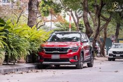 Tem xe ô tô Kia Seltos đỏ đen