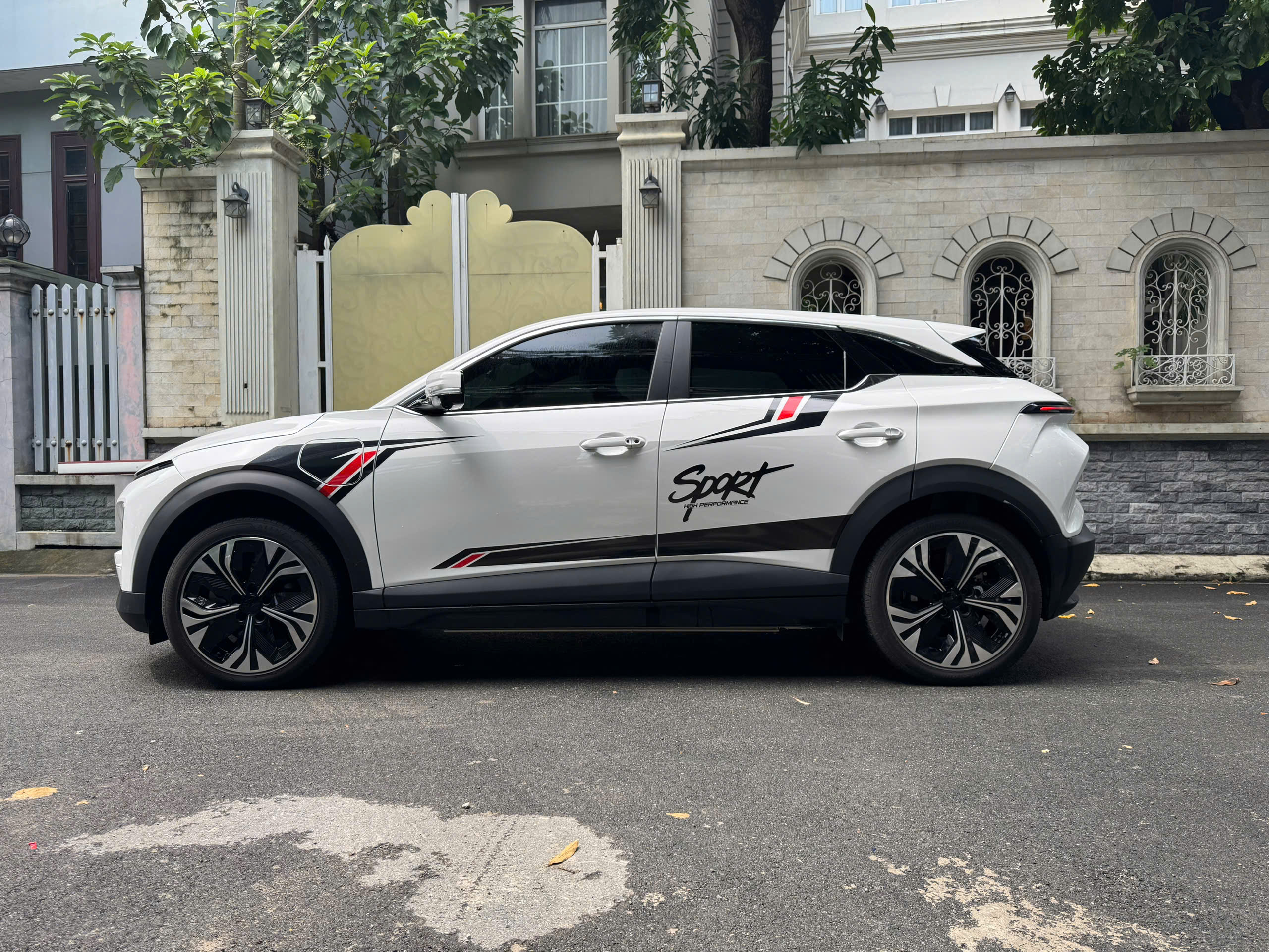 Dán decal xe ô tô tại Hà Đông uy tín, chất lượng Dán decal xe ô tô tại Hà Đông uy tín, chất lượng