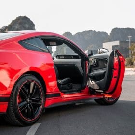 Dán đổi màu ô tô Ford Mustang Đen sang Đỏ Bóng CG06 2 z2213678250579 aba59c5b4137dabb4cd637137ea4bea5