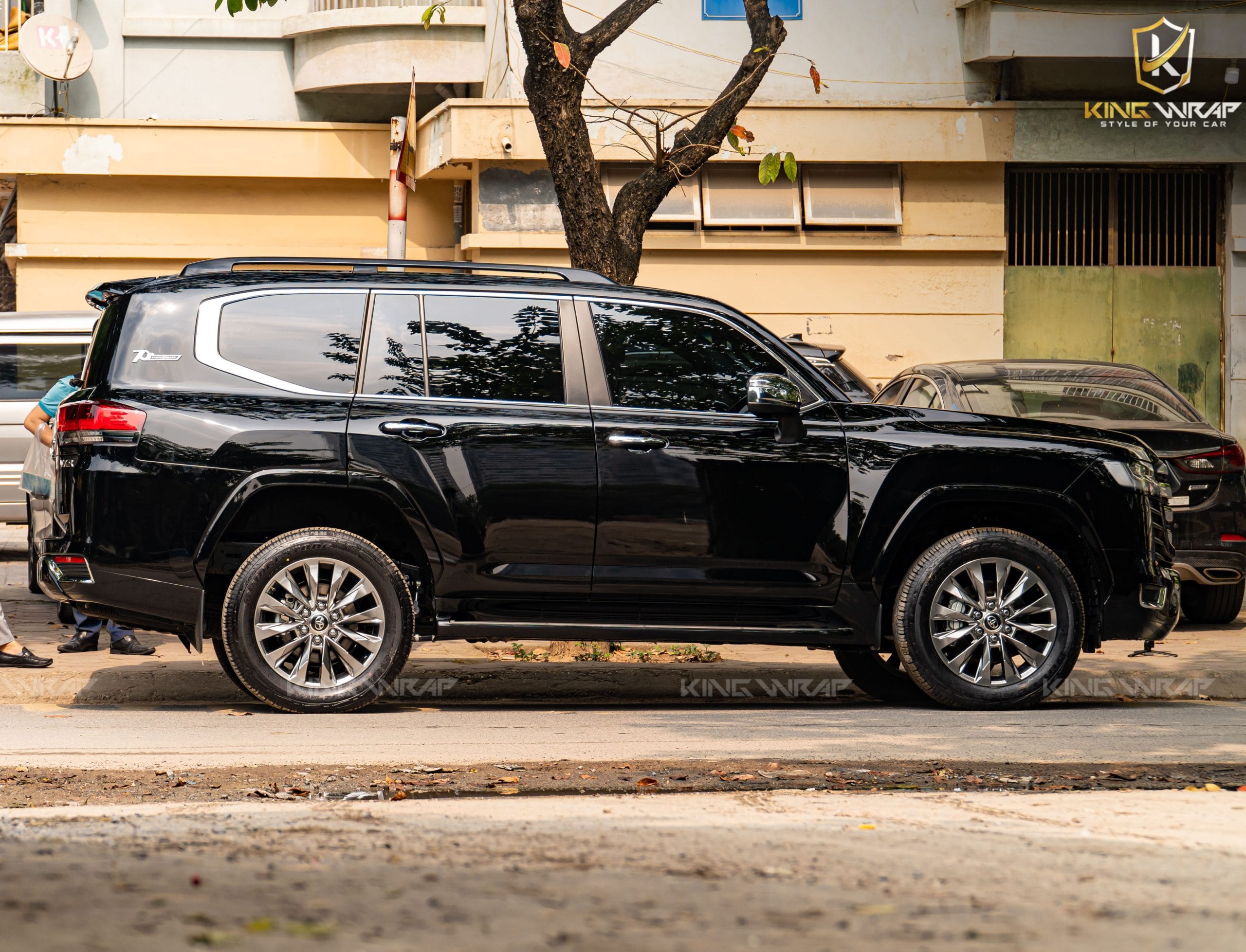 Dán PPF đen Toyota Land Cruiser - đẳng cấp vượt trội