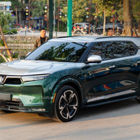 vf9 dan phong cach maybach 2 of 17