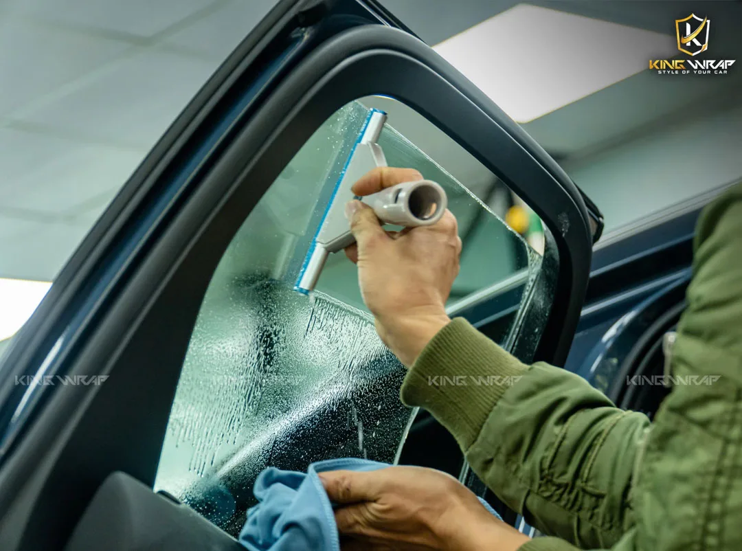 Dán Phim Cách Nhiệt TeckWrap Mitsubishi Delica