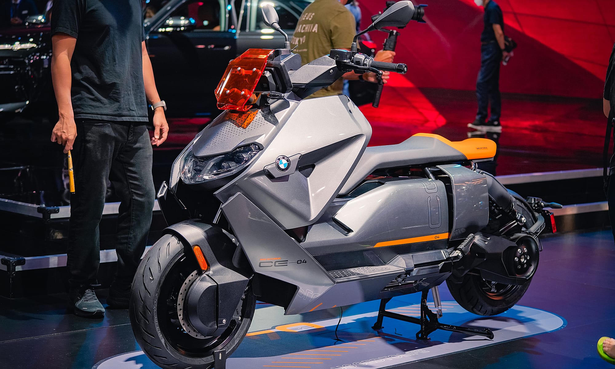 Dán PPF Xe Máy Điện BMW CE 04 - Tạo Dấu Ấn Đẳng Cấp Dán PPF Xe Máy Điện BMW CE 04 - Tạo Dấu Ấn Đẳng Cấp