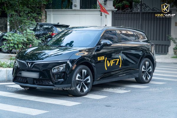 Dán đổi màu đen bóng VinFast VF7 Dán đổi màu đen bóng VinFast VF7 sang trọng - đẳng cấp