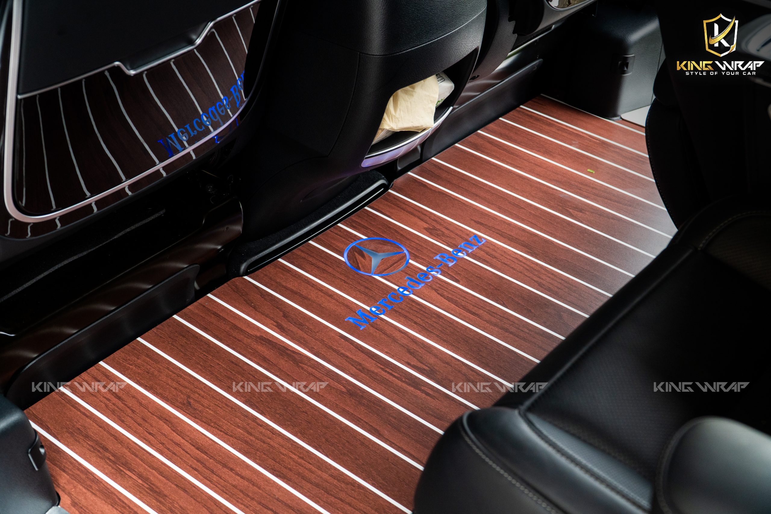 Độ Sàn Vân Gỗ Mercedes V250 Sang Trọng - Cao Cấp