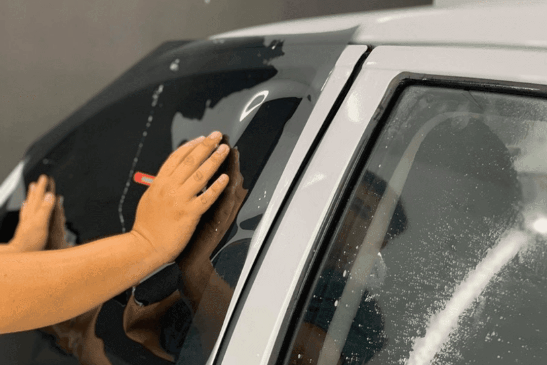 Tất Tần Tật Về Dán Phim Cách Nhiệt Ô Tô Cho Người Mới Bắt Đầu