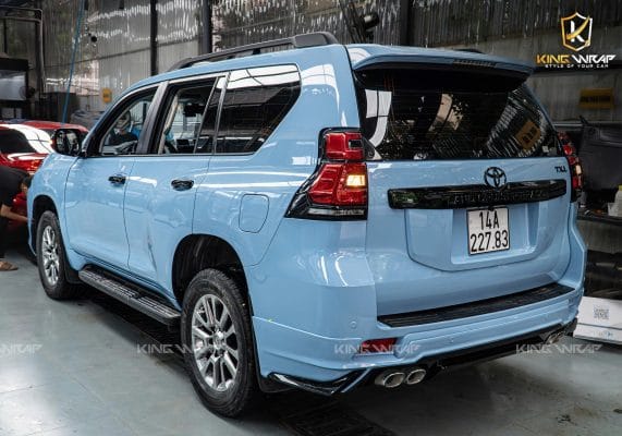 Dán decal đổi màu xe Land Cruiser Prado - Sang trọng, đẳng cấp với xanh CG28HD Teckwrap