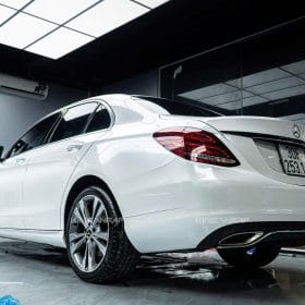 Dán decal đổi màu trắng xe Mercedes E250 – Nâng tầm vẻ đẹp sang trọng và tinh tế