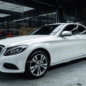 Dán decal đổi màu trắng xe Mercedes E250 – Nâng tầm vẻ đẹp sang trọng và tinh tế
