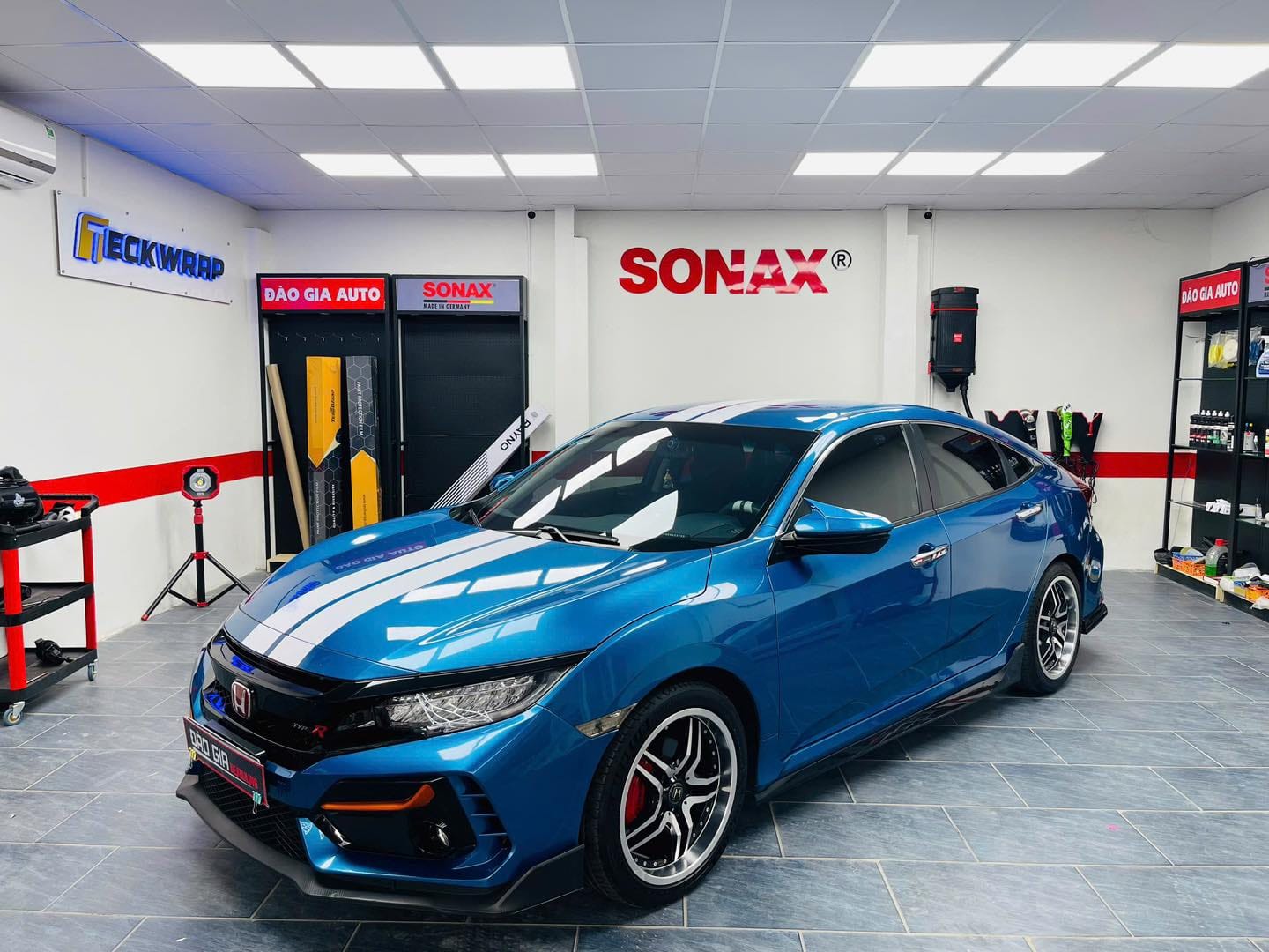 Địa chỉ dán decal xe ô tô uy tín tại Thái Nguyên 