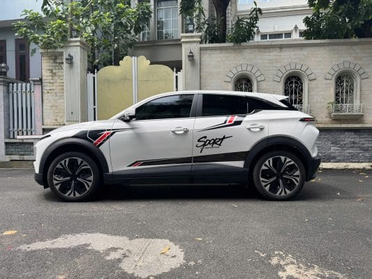 Tem dán xe ô tô thể thao: Các mẫu tem đẹp, cá tính và xu hướng mới