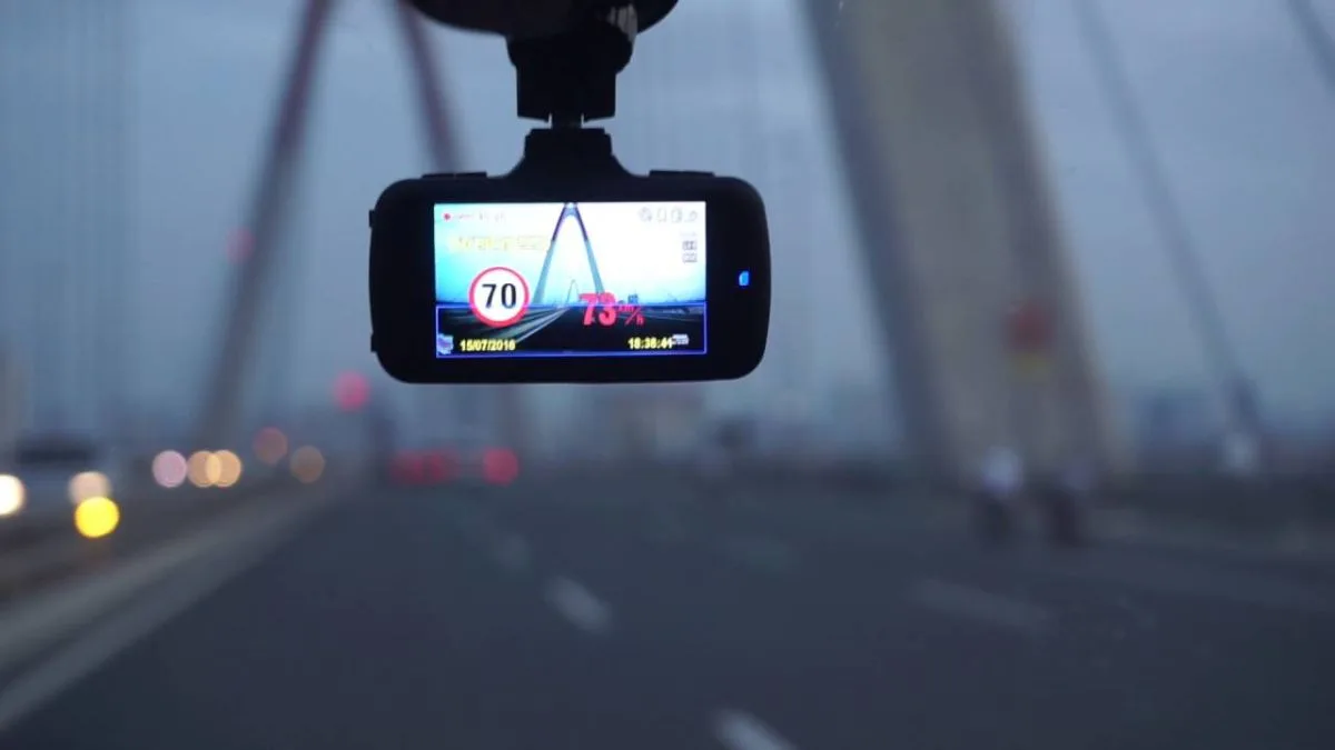 CAMERA HÀNH TRÌNH CẢNH BÁO TỐC ĐỘ TỐT NHẤT HỖ TRỢ LÁI XE THÔNG MINH VÀ AN TOÀN