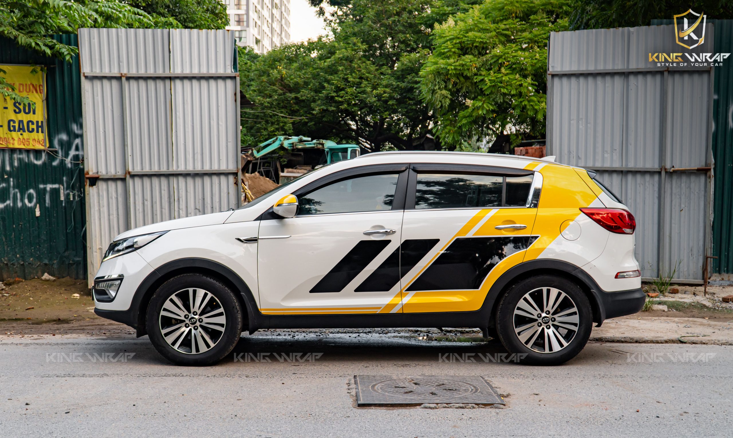 5 kiểu tem dán xe ô tô được yêu thích và sử dụng nhiều nhất