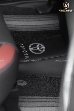 Nâng cấp toàn diện Land Cruiser Prado: Bọc da ghế, thảm sàn Nappa, phim cách nhiệt Photosync, độ đèn và camera hành trình