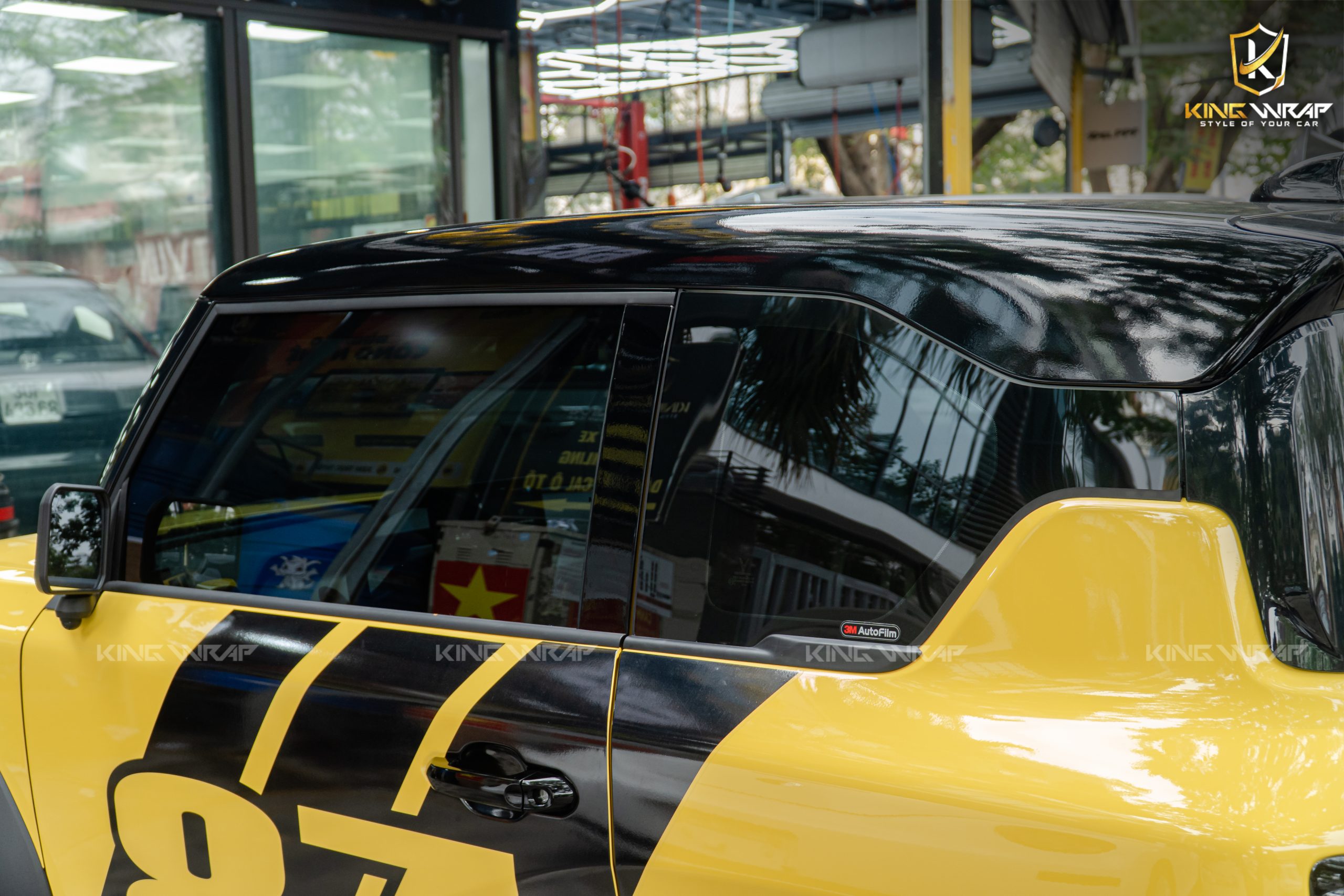 Phim cách nhiệt dán cửa sổ xe ô tô bảo vệ toàn diện cho người và xe