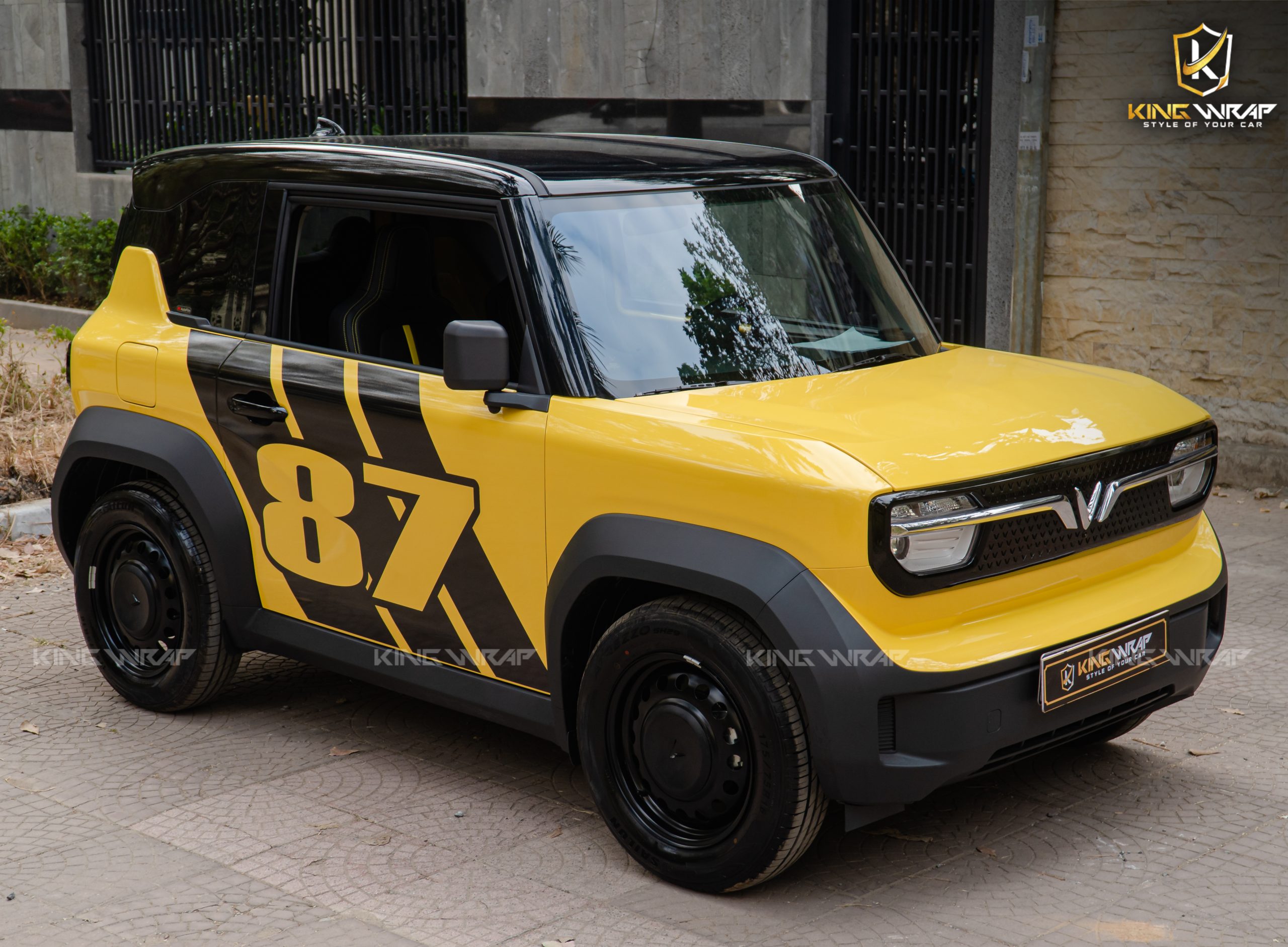 Phim cách nhiệt dán cửa sổ xe ô tô bảo vệ toàn diện cho người và xe