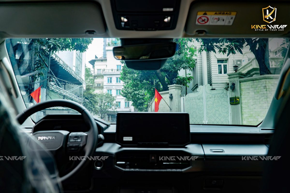 Giá dán phim cách nhiệt ô tô tại Hồ Chí Minh: Bảng giá mới tại KingWrap Sài Gòn 5 Dán phim cách nhiệt xe hơi: Cách chọn loại phù hợp nhất với nhu cầu sử dụng