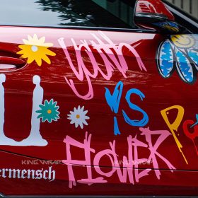 Dán tem xe BMW Z4 phong cách Art độc bản