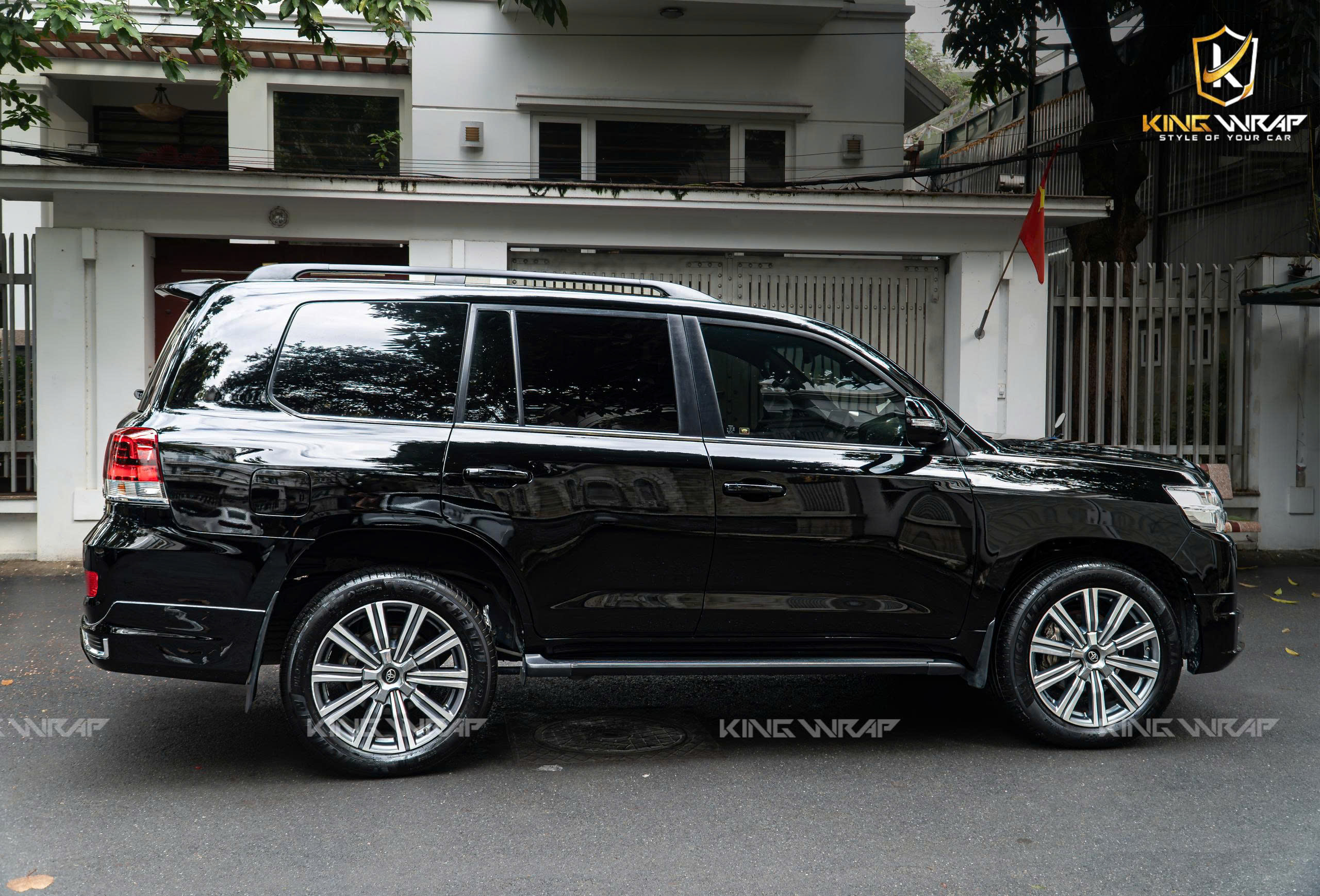 dan-ppf-teckwrap-landcruiser-v8-01 Dán PPF TeckWrap cho Toyota Land Cruiser V8 tại KingWrap