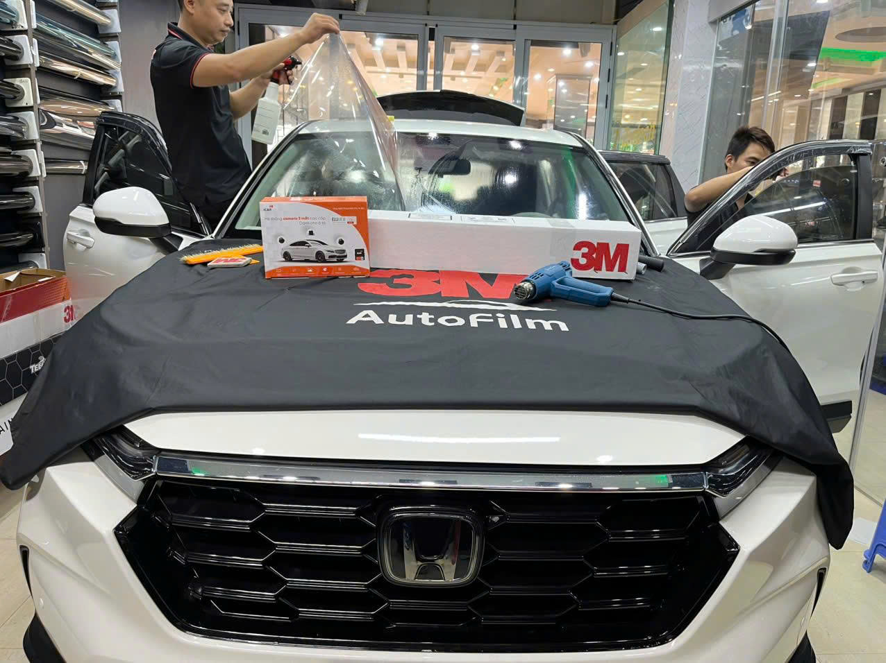 Dán phim cách nhiệt ô tô chất lượng tại Thái Bình